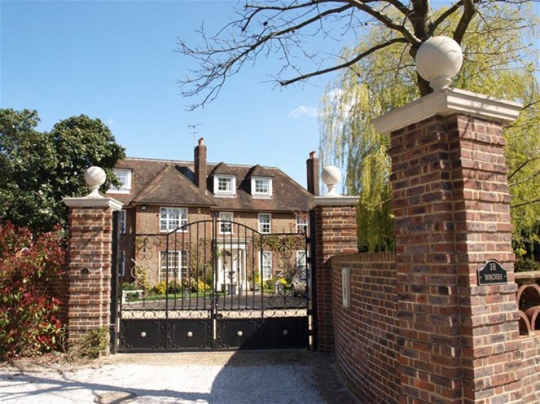 Totteridge Village
