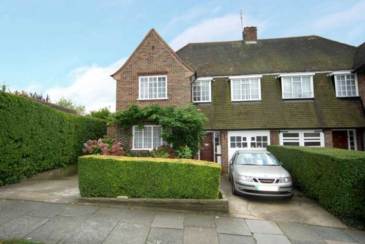 View Full Details for Brim Hill, Hampstead Garden Suburb