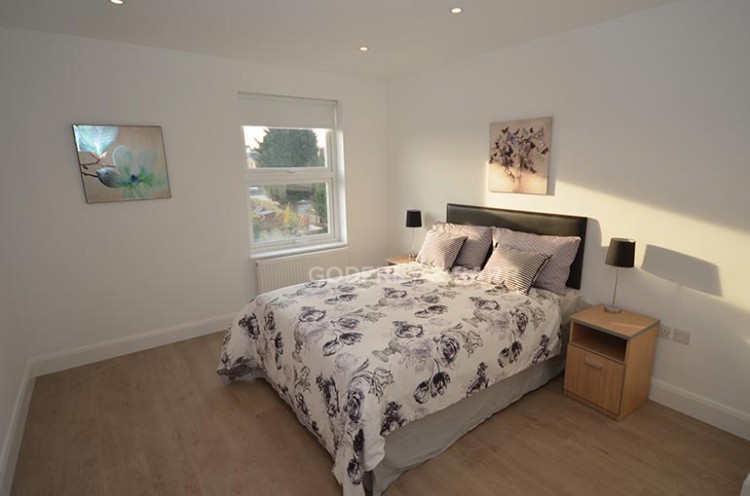 View Full Details for High Road, Finchley