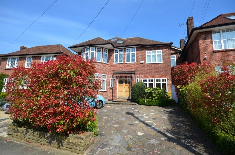 Amberden Avenue, Finchley