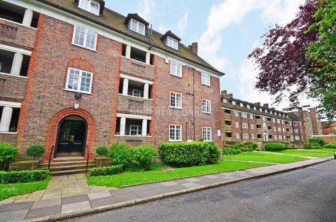 Lyttelton Court, Hampstead Garden Suburb