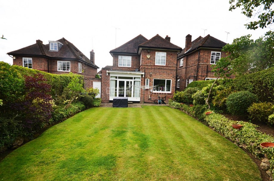 Godfrey & Barr Estate Agents Full Details for Devon Rise, Hampstead