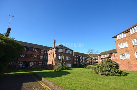 Beaufort Park, Hampstead Garden Suburb borders