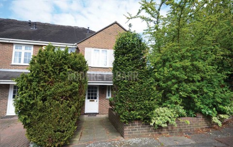 Sheridan Walk, Hampstead Garden Suburb borders