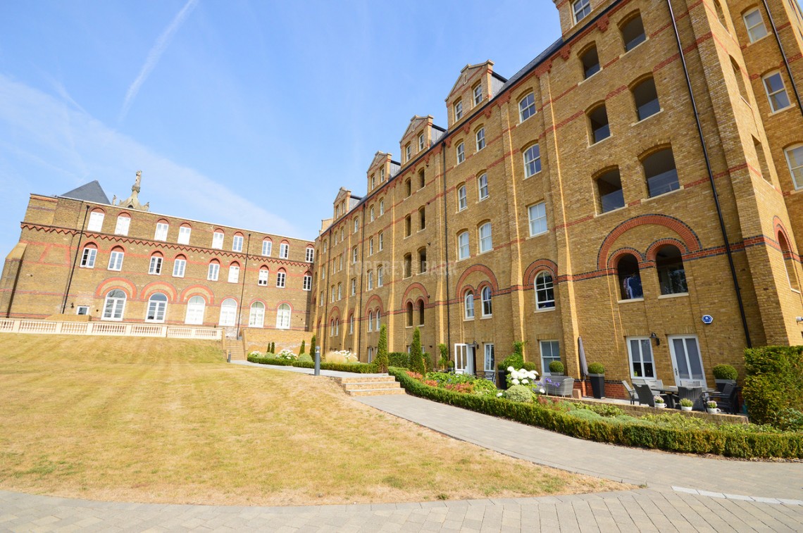 Images for St Joseph's Gate, Mill Hill