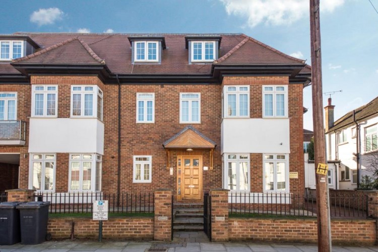 View Full Details for Beechcroft Avenue, Golders Green