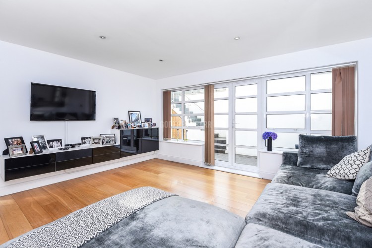 View Full Details for Ashley Lane, Hendon