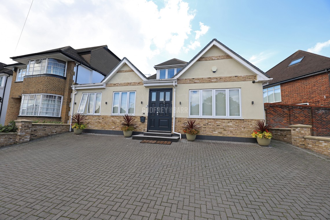 Images for Tenterden Gardens, Hendon