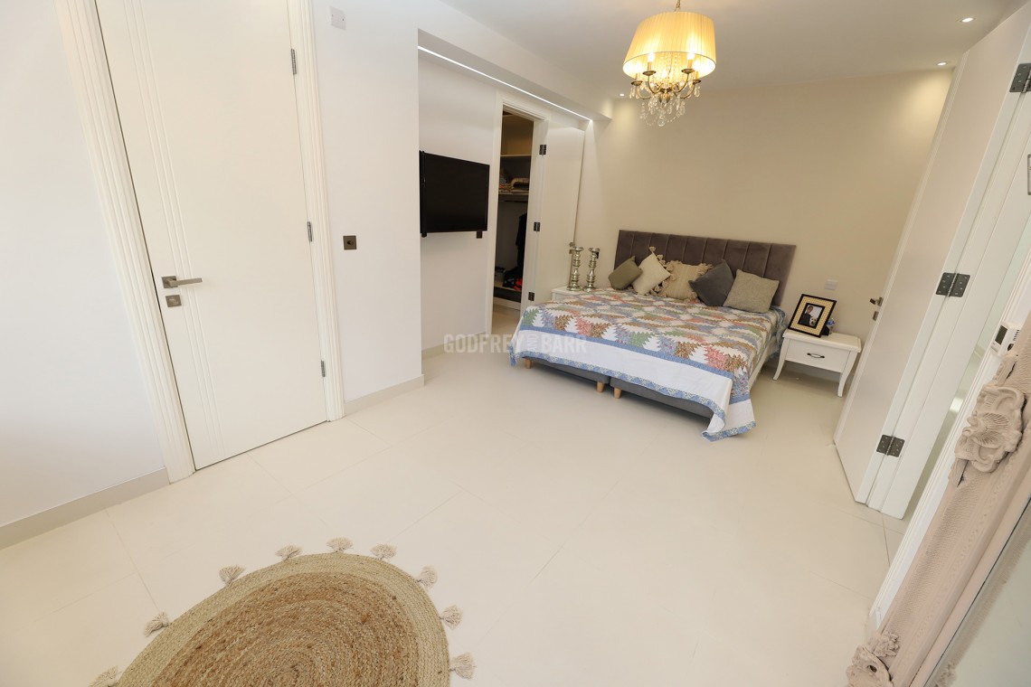 Images for Tenterden Gardens, Hendon