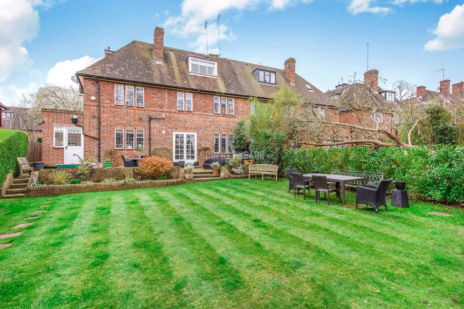 Godfrey & Barr Estate Agents Full Details for Middleway, Hampstead