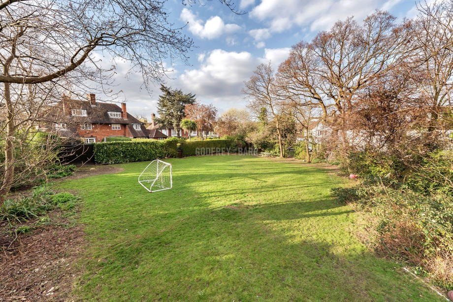 Godfrey & Barr Estate Agents Full Details for Middleway, Hampstead Garden Suburb, NW11