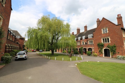 Meadway Court D, Hampstead Garden Suburb