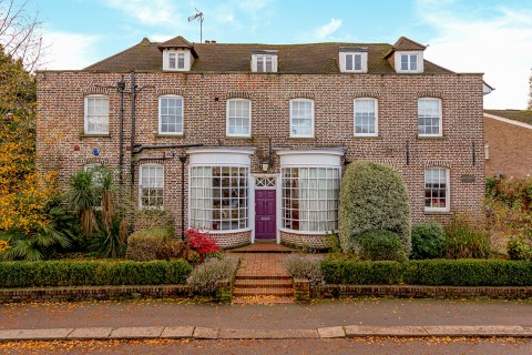 Blenheim Steps, Mill Hill Village