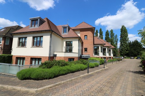 Aylmer Place, Hampstead Garden Suburb borders