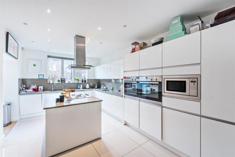 View Full Details for Ravenscroft Avenue, Golders Green