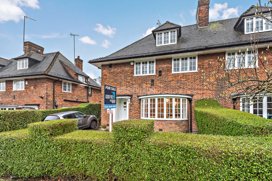 Godfrey & Barr Estate Agents Full Details for Northway, Hampstead Garden Suburb, NW11