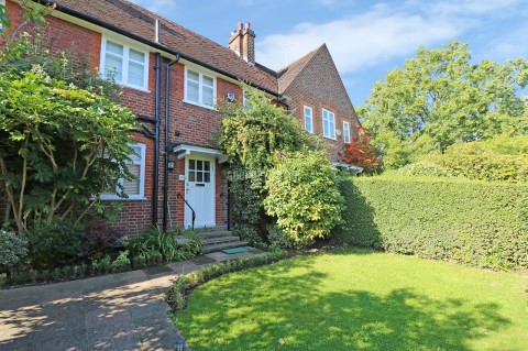 Addison Way, Hampstead Garden Suburb