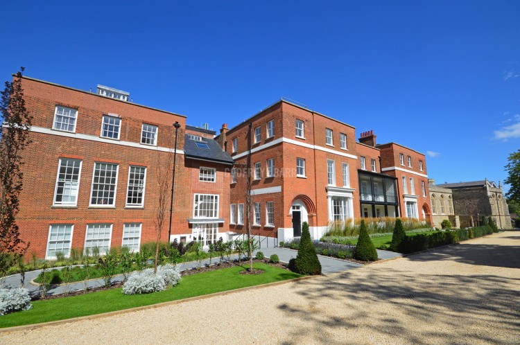 View Full Details for Rosary Manor, The Ridgeway, Mill Hill Village