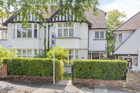 Wentworth Road, Golders Green