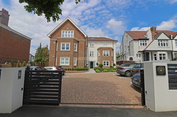 View Full Details for Beechwood Avenue, Finchley