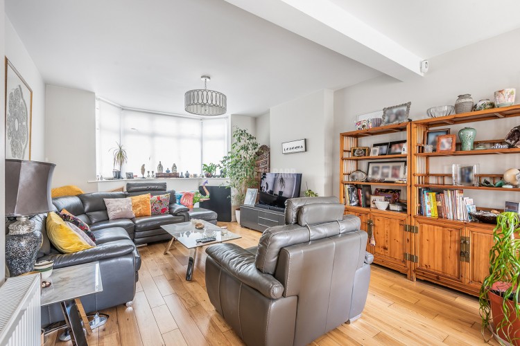 View Full Details for Broughton Avenue, Finchley