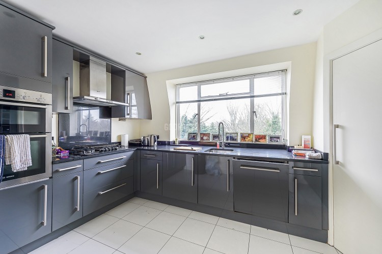 View Full Details for Lyttelton Road, Hampstead Garden Subrub