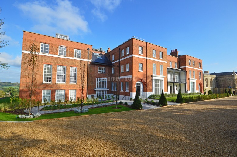 Rosary Manor, The Ridgeway, Mill Hill Village