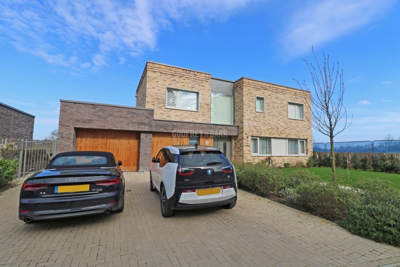 Cornforth Lane, Mill Hill Village