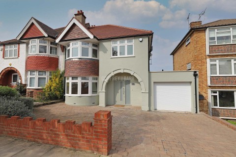 Creighton Avenue, East Finchley