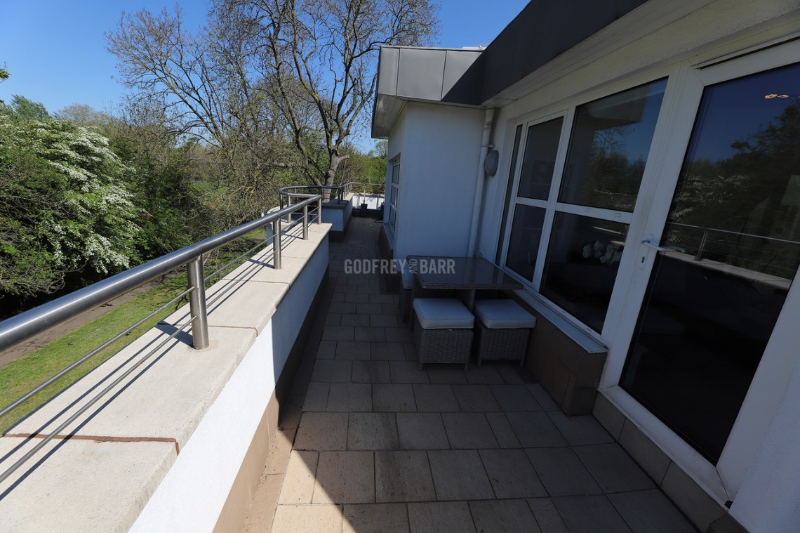 Images for Broughton Avenue, Finchley
