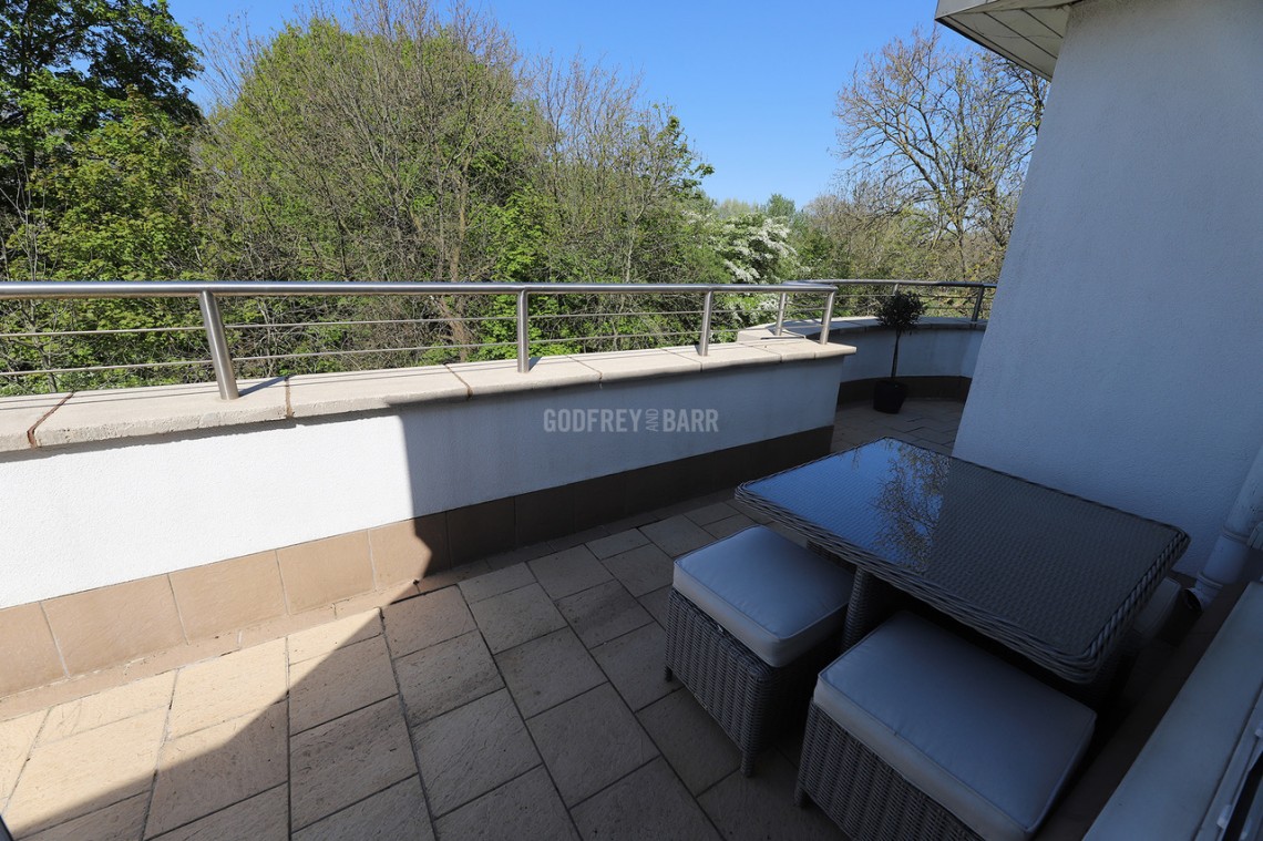 Images for Broughton Avenue, Finchley
