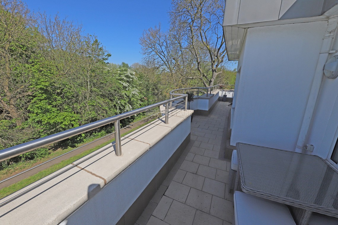 Images for Broughton Avenue, Finchley