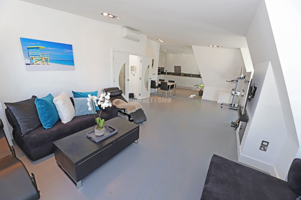 Images for Broughton Avenue, Finchley