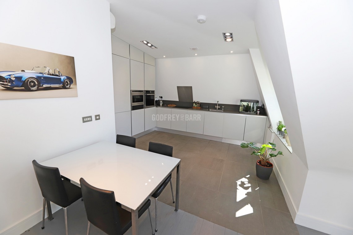 Images for Broughton Avenue, Finchley