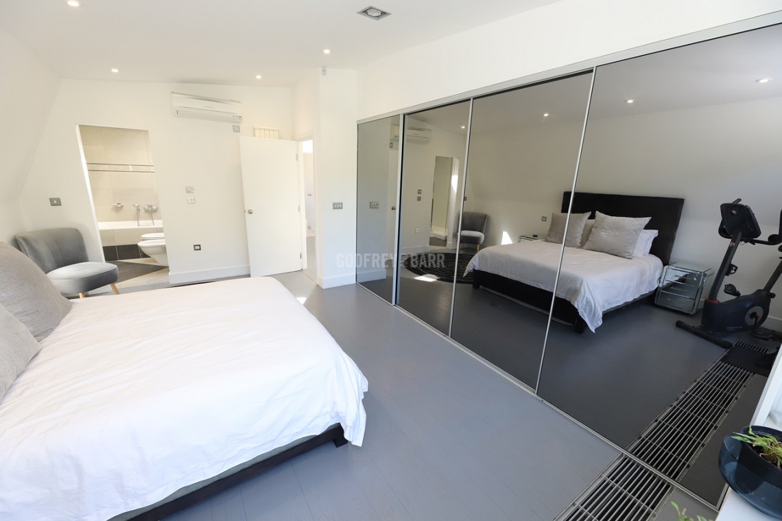 Images for Broughton Avenue, Finchley