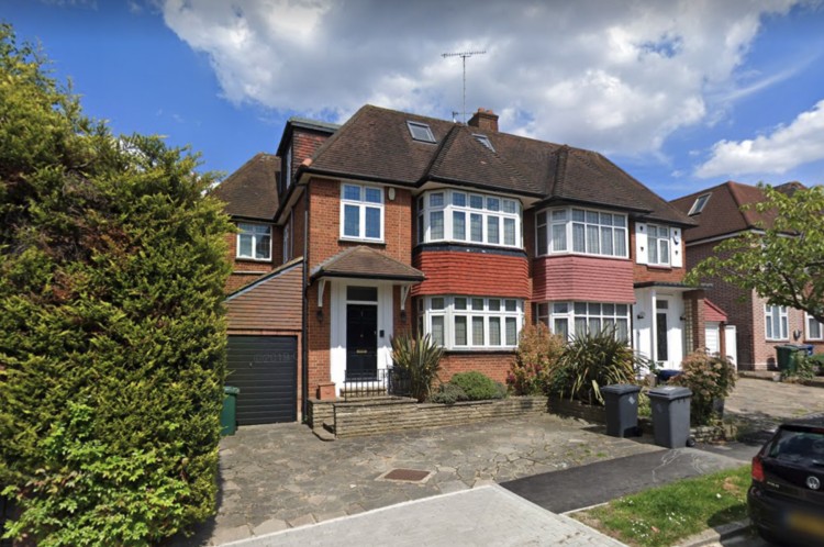 View Full Details for Dorchester Gardens, Hampstead Garden Suburb borders