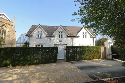 Rosary Manor, Mill Hill Village