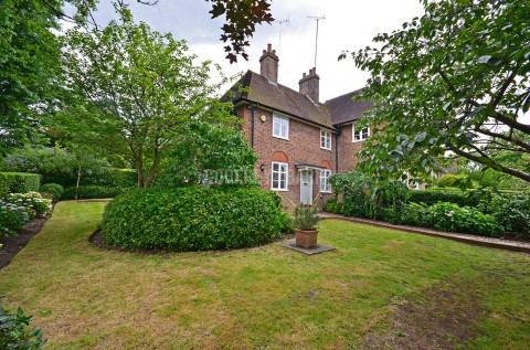 Addison Way, Hampstead Garden Suburb