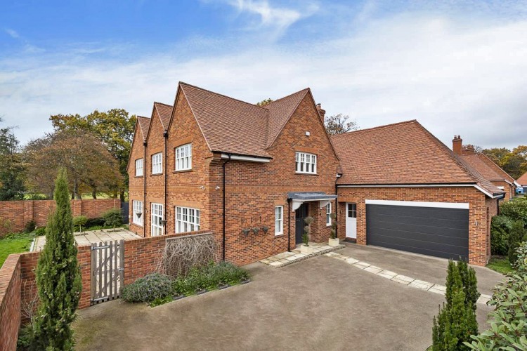 View Full Details for Wood Farm Close, Stanmore