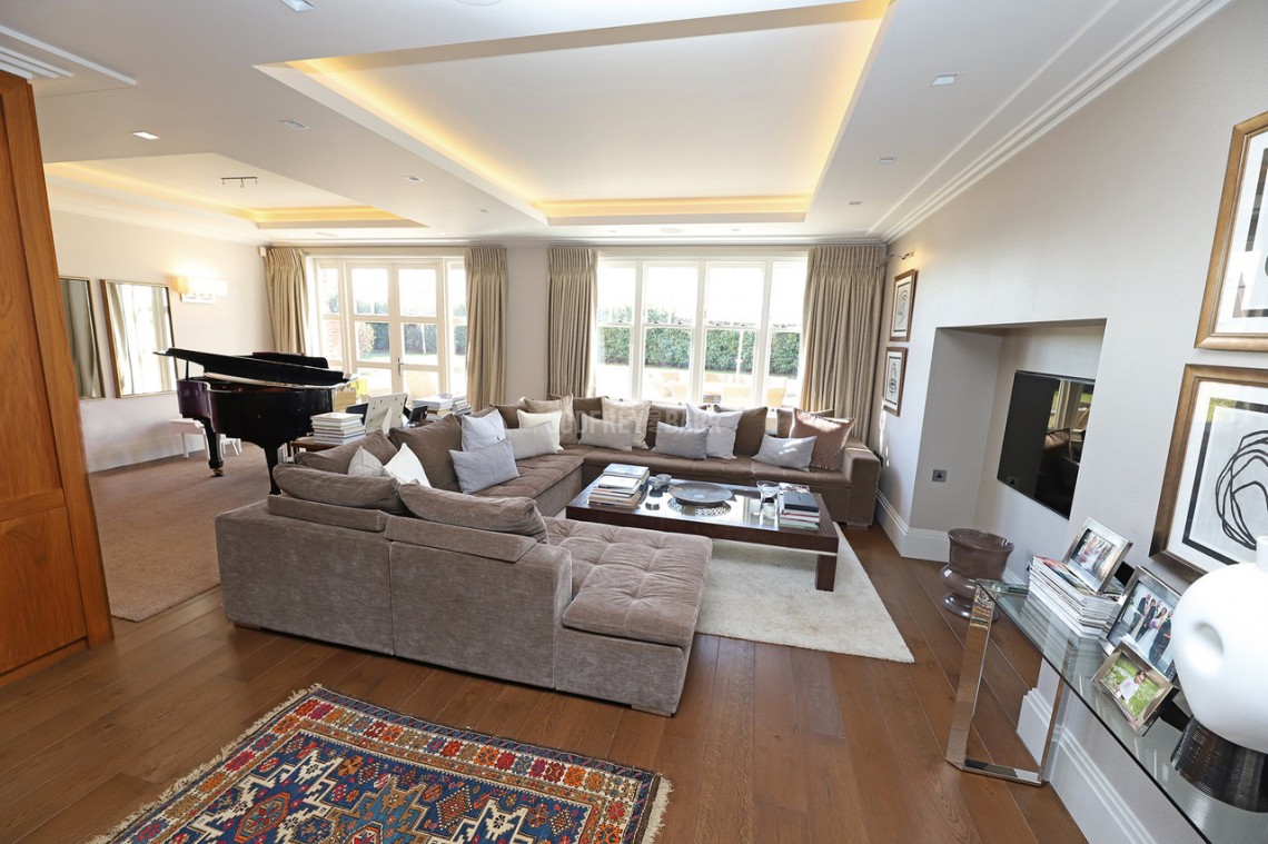 Images for Wood Farm Close, Stanmore
