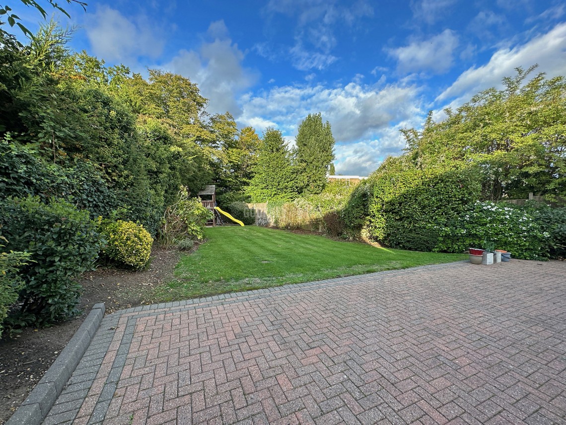 Images for Links Drive, Elstree