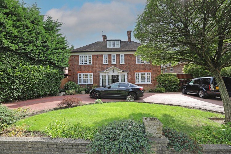 View Full Details for The Bishops Avenue, Hampstead Garden Suburb