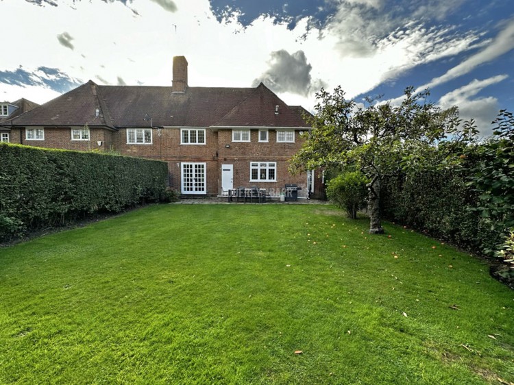 View Full Details for Wildwood Road, Hampstead Garden Suburb