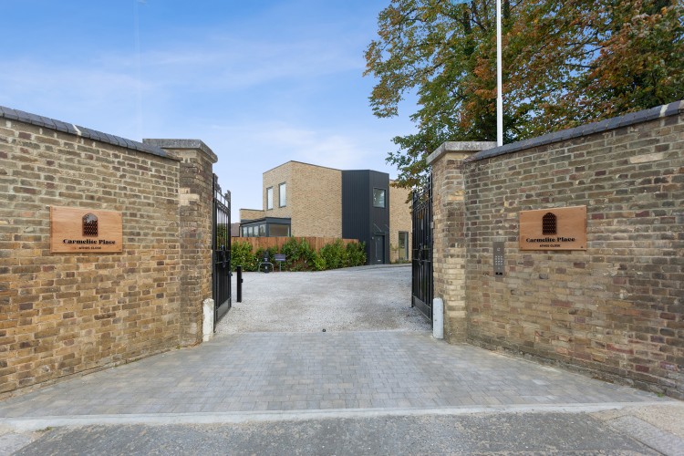 View Full Details for Carmelite Place, East Finchley , Hampstead Garden Suburb borders