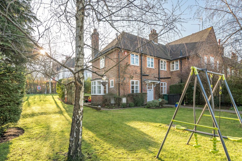 Addison Way, Hampstead Garden Suburb