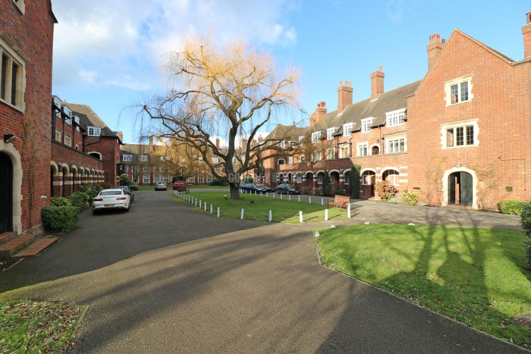 View Full Details for Meadway, Hampstead Garden Suburb