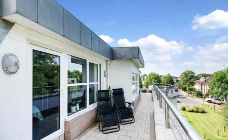 View Full Details for Broughton Avenue, Finchley