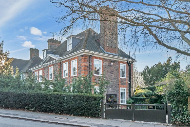 View Full Details for Wellgarth Road, Hampstead Garden Suburb