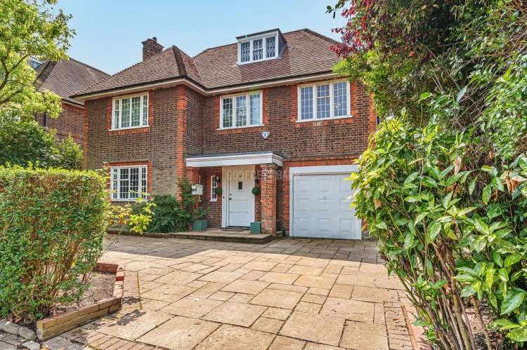 View Full Details for Holne Chase, Hampstead Garden Suburb