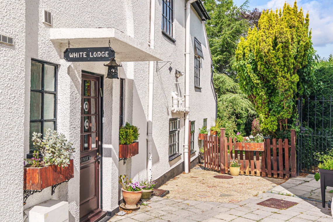 Images for White Lodge, Mill Hill Village